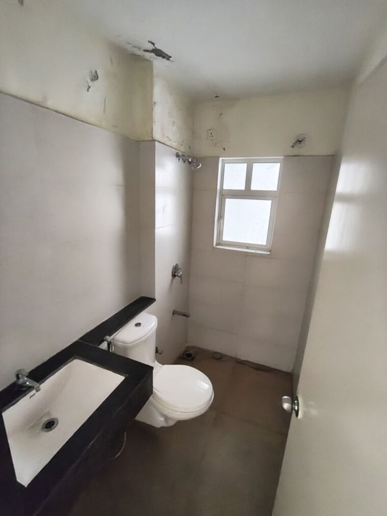 Bathroom, indiabulls-greens 3 Bedroom 1250 Sq.Ft. Apartment In New Panvel Navi Mumbai 10350129