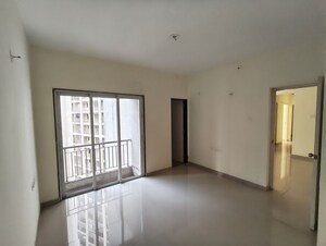 Room in 3 BHK Apartment at Indiabulls Greens, New Panvel – for Rent