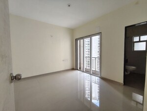 Room in 3 BHK Apartment at Indiabulls Greens, New Panvel – for Rent