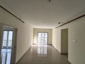 Room in 3 BHK Apartment at Indiabulls Greens, New Panvel – for Rent