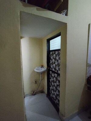 Room in 4 BHK Apartment at Sai Darshan Ghatkopar, Ghatkopar West – for Sale