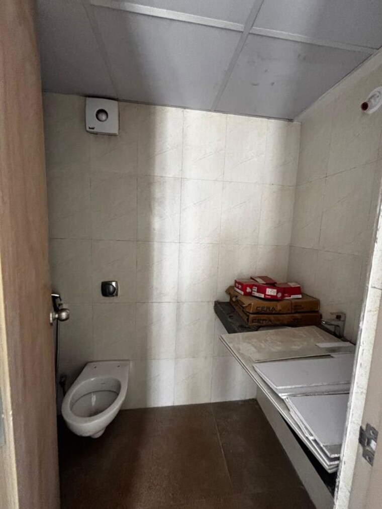 Bathroom, lodha-crown-jasmine-d-e-and-f 2 Bedroom 479 Sq.Ft. Apartment In Dombivli East Thane 10350154