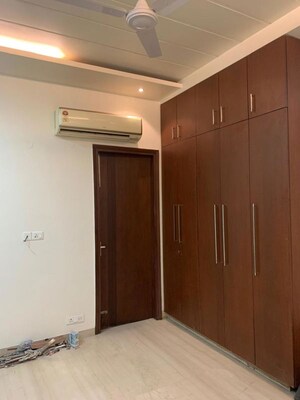 Room in 3 BHK Builder Floor at Kailash Colony – for Rent