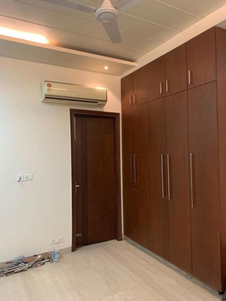 Room, kailash colony 3 Bedroom 2500 Sq.Ft. Builder Floor In Kailash Colony Delhi 10350177