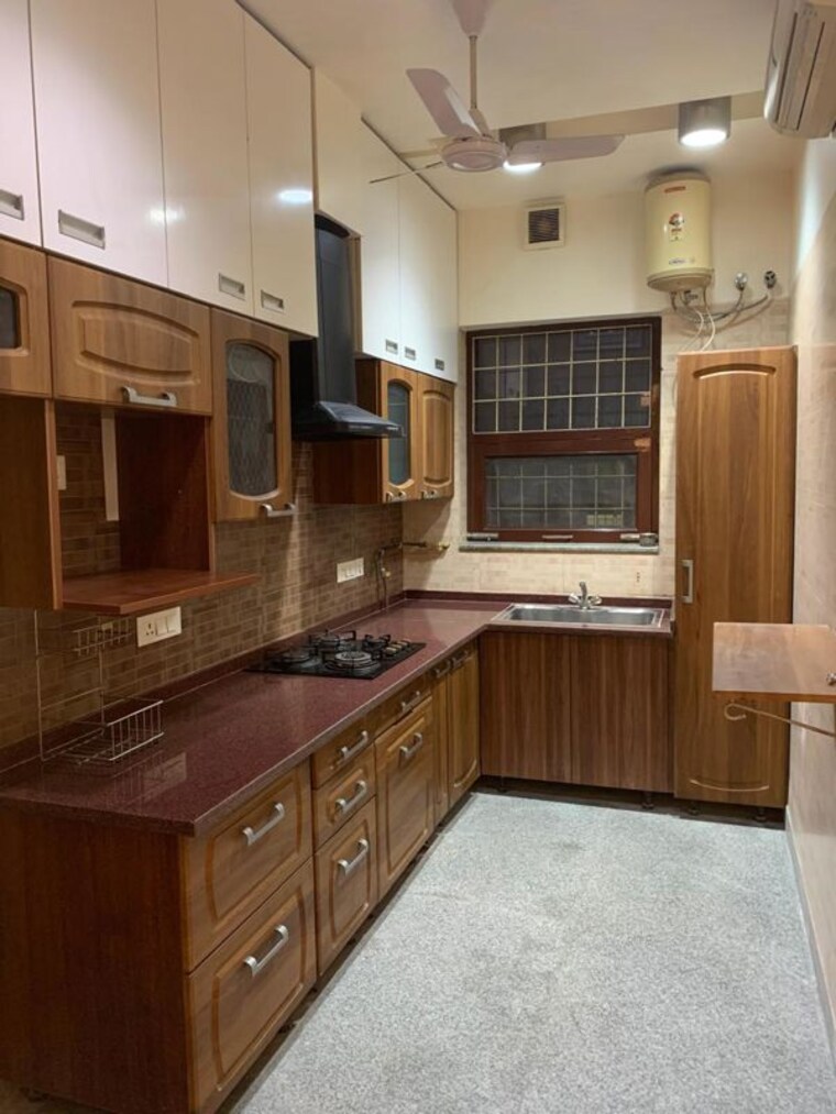 Kitchen, kailash colony 3 Bedroom 2500 Sq.Ft. Builder Floor In Kailash Colony Delhi 10350177
