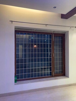 Room in 3 BHK Builder Floor at Kailash Colony – for Rent