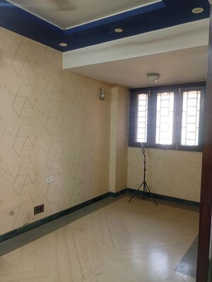Room in 3 BHK Apartment at Sector 11 Dwarka – for Rent