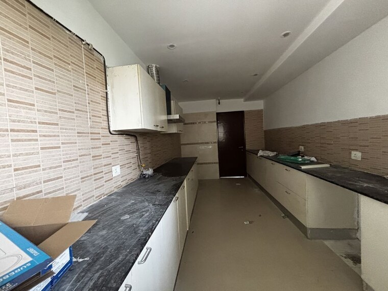Kitchen, jaypee-imperial-court 3 Bedroom 2600 Sq.Ft. Apartment In Sector 128 Noida 10350184