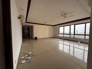 Room in 3 BHK Apartment at Jaypee Imperial Court, Sector 128 – for Rent
