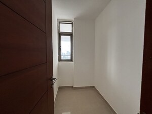 Room in 3 BHK Apartment at Jaypee Imperial Court, Sector 128 – for Rent