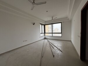 Room in 3 BHK Apartment at Jaypee Imperial Court, Sector 128 – for Rent
