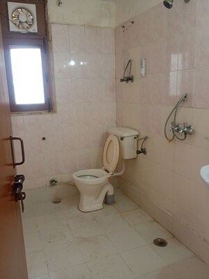 Bathroom in 3 BHK Apartment at Sector 12 Dwarka – for Rent
