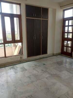 Room in 3 BHK Apartment at Sector 12 Dwarka – for Rent