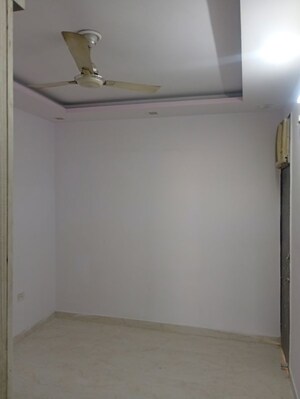 Room in 3 BHK Apartment at Sector 7 Dwarka – for Rent