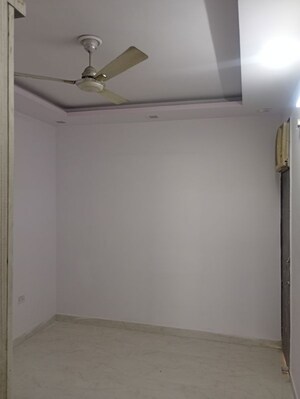 Room in 3 BHK Apartment at Sector 7 Dwarka – for Rent