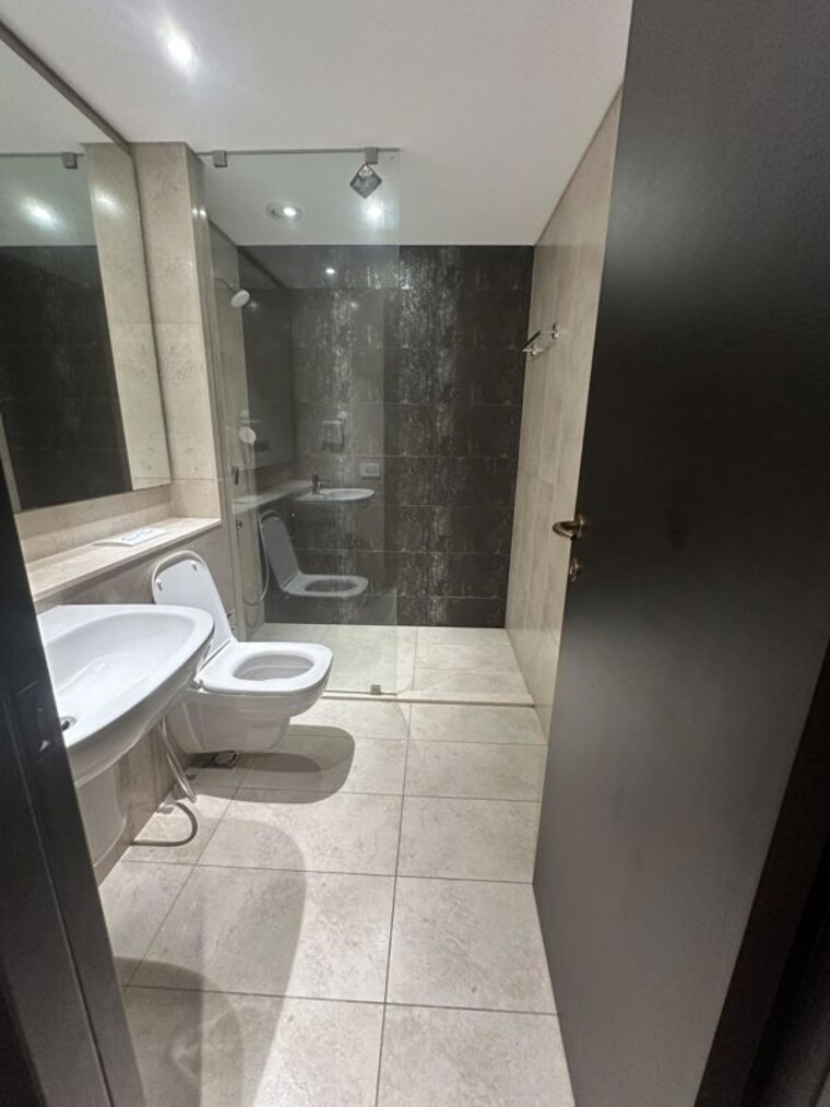 Bathroom, panchshil-towers 3.5 Bedroom 1707 Sq.Ft. Apartment In Kharadi Pune 10350208
