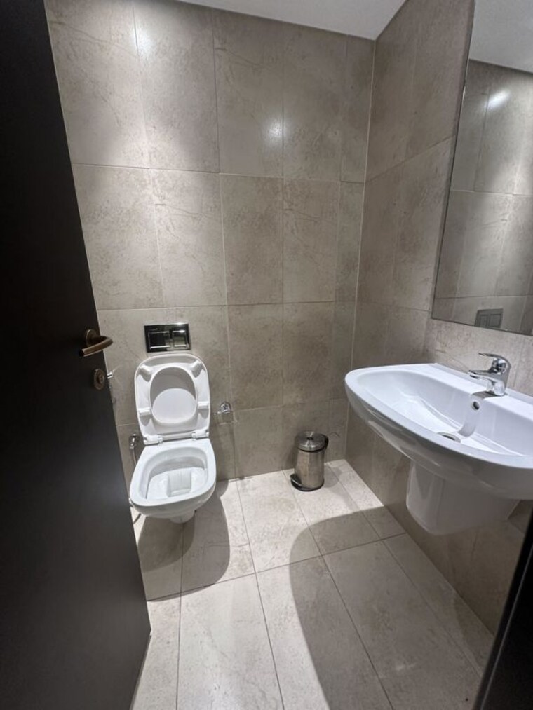 Bathroom, panchshil-towers 3.5 Bedroom 1707 Sq.Ft. Apartment In Kharadi Pune 10350208