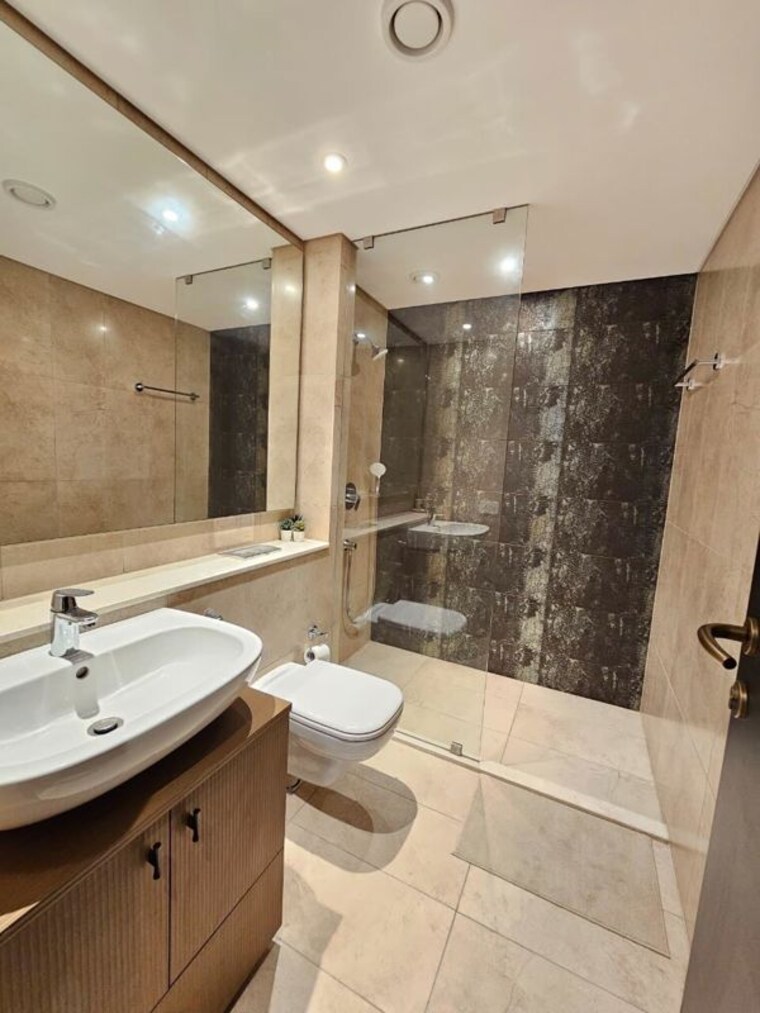 Bathroom, panchshil-towers 3.5 Bedroom 1707 Sq.Ft. Apartment In Kharadi Pune 10350209