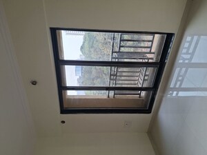 Room in 2 BHK Apartment at Raunak Unnathi Greens, Kasarvadavali – for Rent