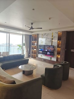 4 BHK + Pooja Room,Servant Room,Store Room Apartment For Rent in Panchshil Towers