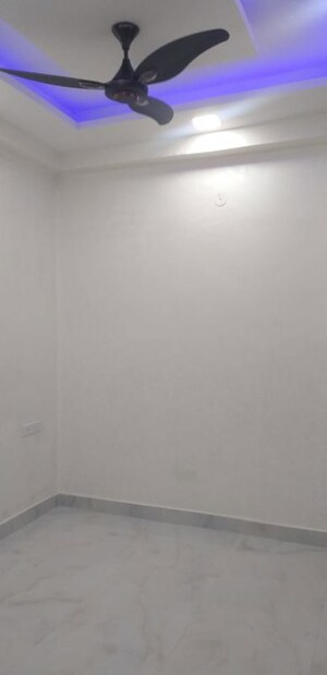 Room in 3 BHK Builder Floor at Indrapuram – for Rent
