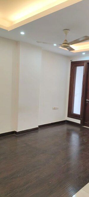Room in 3 BHK Builder Floor at Saket – for Rent