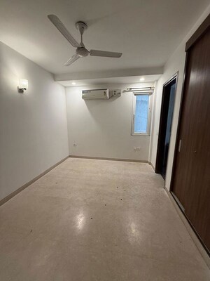 Room in 3 BHK Builder Floor at Greater Kailash I – for Rent