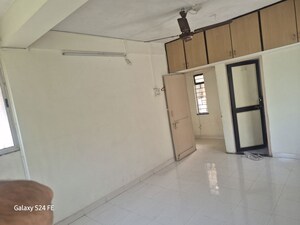 Room in 2 BHK Apartment at Aditi CHS, Aundh – for Rent
