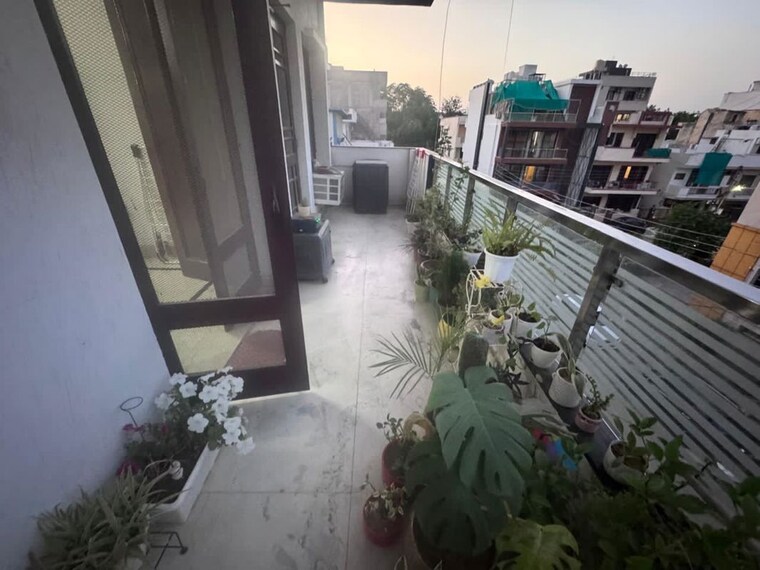 Balcony, sector 35 3 Bedroom 1850 Sq.Ft. Builder Floor In Sector 35 Gurgaon 10350296