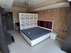 1 RkApartment For Rent in Golden Damas Studio Apartment