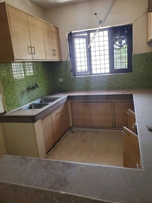 Kitchen in 3 BHK Builder Floor at Sector 40 – for Rent
