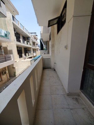 Balcony in 3 BHK Builder Floor at Sector 40 – for Rent