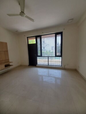 3 BHK Builder Floor For Rent in Sector 40
