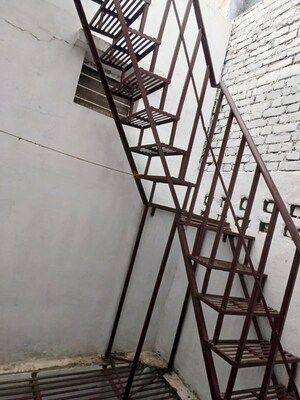 Staircase in 3 BHK Builder Floor at Eldeco Udyan II, Raebareli Road – for Rent
