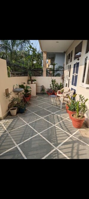 Balcony in 2 BHK Builder Floor at Sector 40 – for Rent