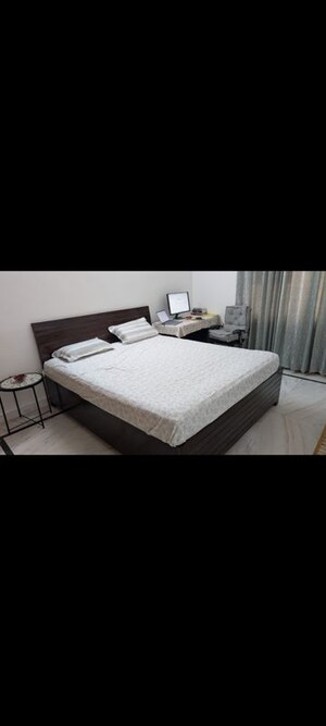 Bedroom in 2 BHK Builder Floor at Sector 40 – for Rent
