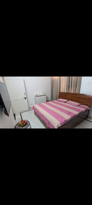 Bedroom in 2 BHK Builder Floor at Sector 40 – for Rent