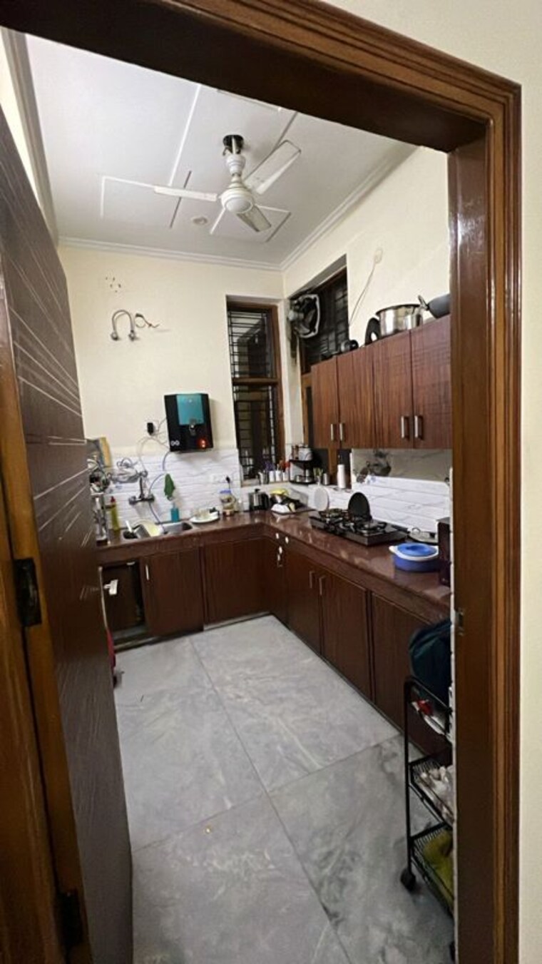 Kitchen, sector 40 3 Bedroom 1800 Sq.Ft. Builder Floor In Sector 40 Gurgaon 10350321