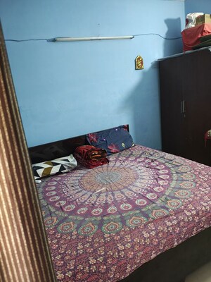 Bedroom in 2 BHK Builder Floor at Sector 40 – for Rent