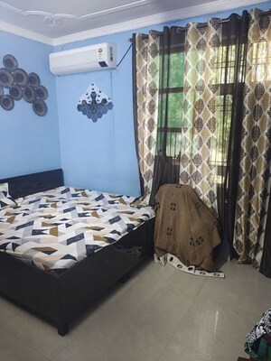 Living Room in 2 BHK Builder Floor at Sector 40 – for Rent
