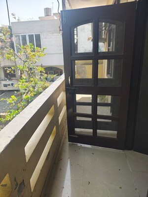 Balcony in 2 BHK Builder Floor at Sector 40 – for Rent