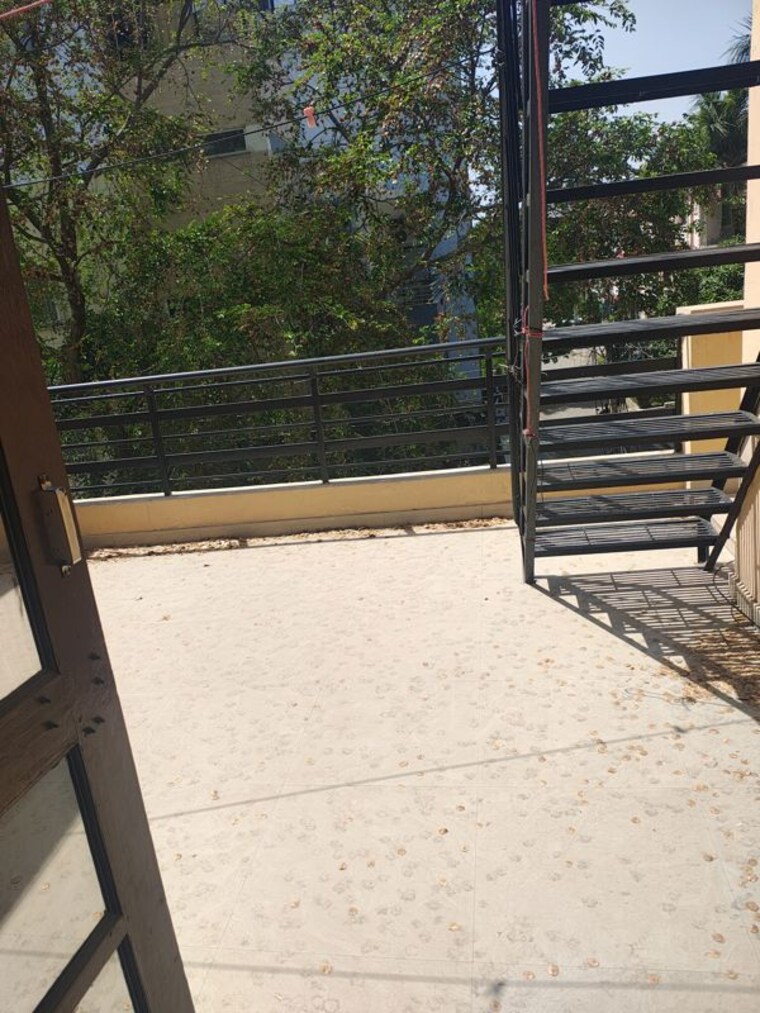 Balcony, sector 40 2 Bedroom 1400 Sq.Ft. Builder Floor In Sector 40 Gurgaon 10350329