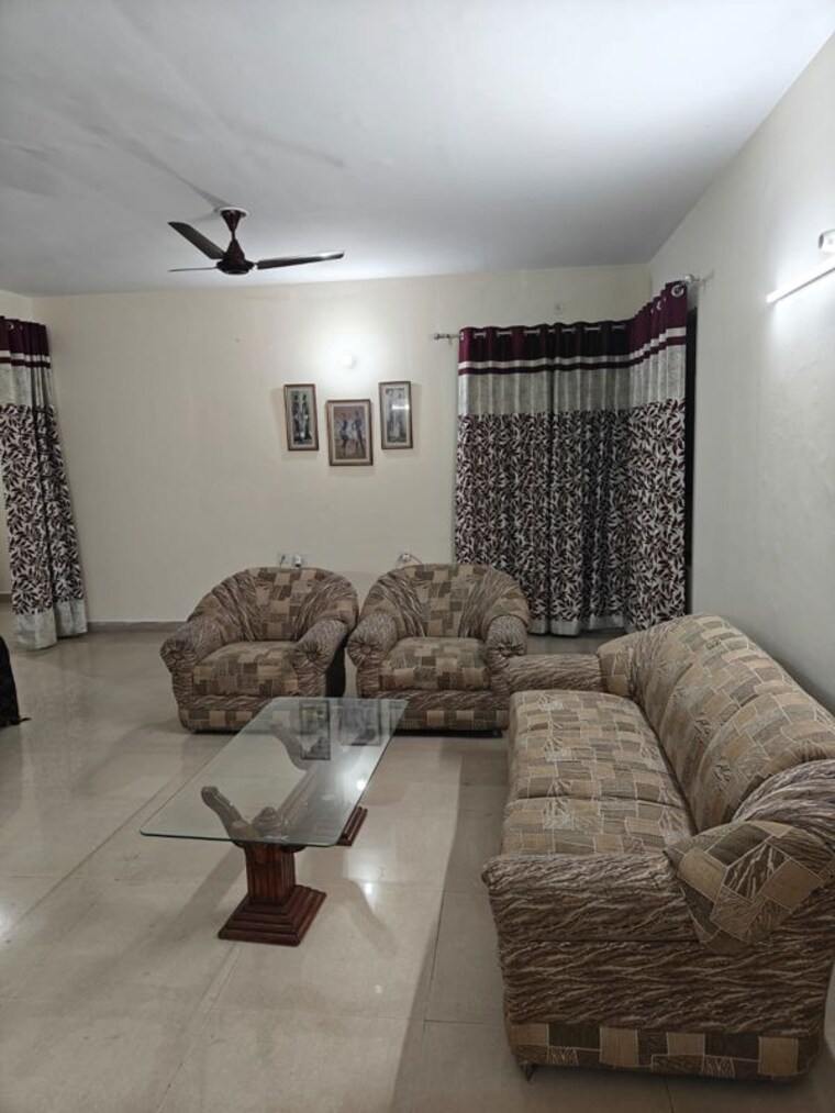 Living Room, ansal-celebrity-meadows 3 Bedroom 1680 Sq.Ft. Apartment In Sushant Golf City Lucknow 10350332