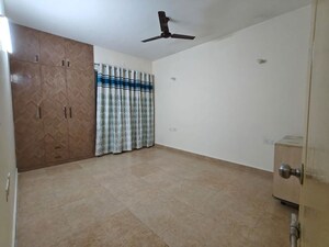 Room in 3 BHK Apartment at Ansal Celebrity Meadows, Sushant Golf City – for Rent