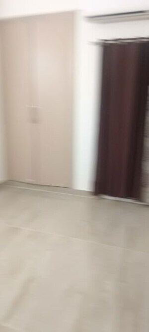 Room in 3 BHK Apartment at Trident Embassy, Sector 1 Greater Noida – for Rent