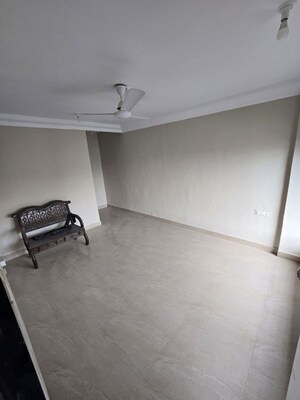 Room in 3.5 BHK Apartment at Duplex Heights, Andheri West – for Rent