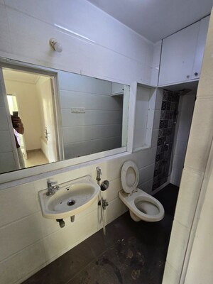 Bathroom in 3.5 BHK Apartment at Duplex Heights, Andheri West – for Rent