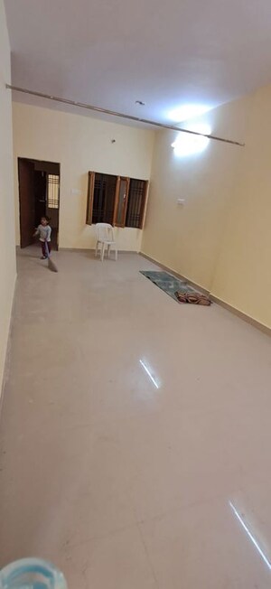 Room in 4 BHK Apartment at Bhukant Vihar, Amausi – for Rent