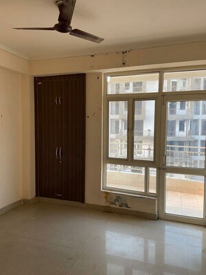 Room in 3 BHK Apartment at Supertech Ecovillage I, Sector 1 Greater Noida – for Rent