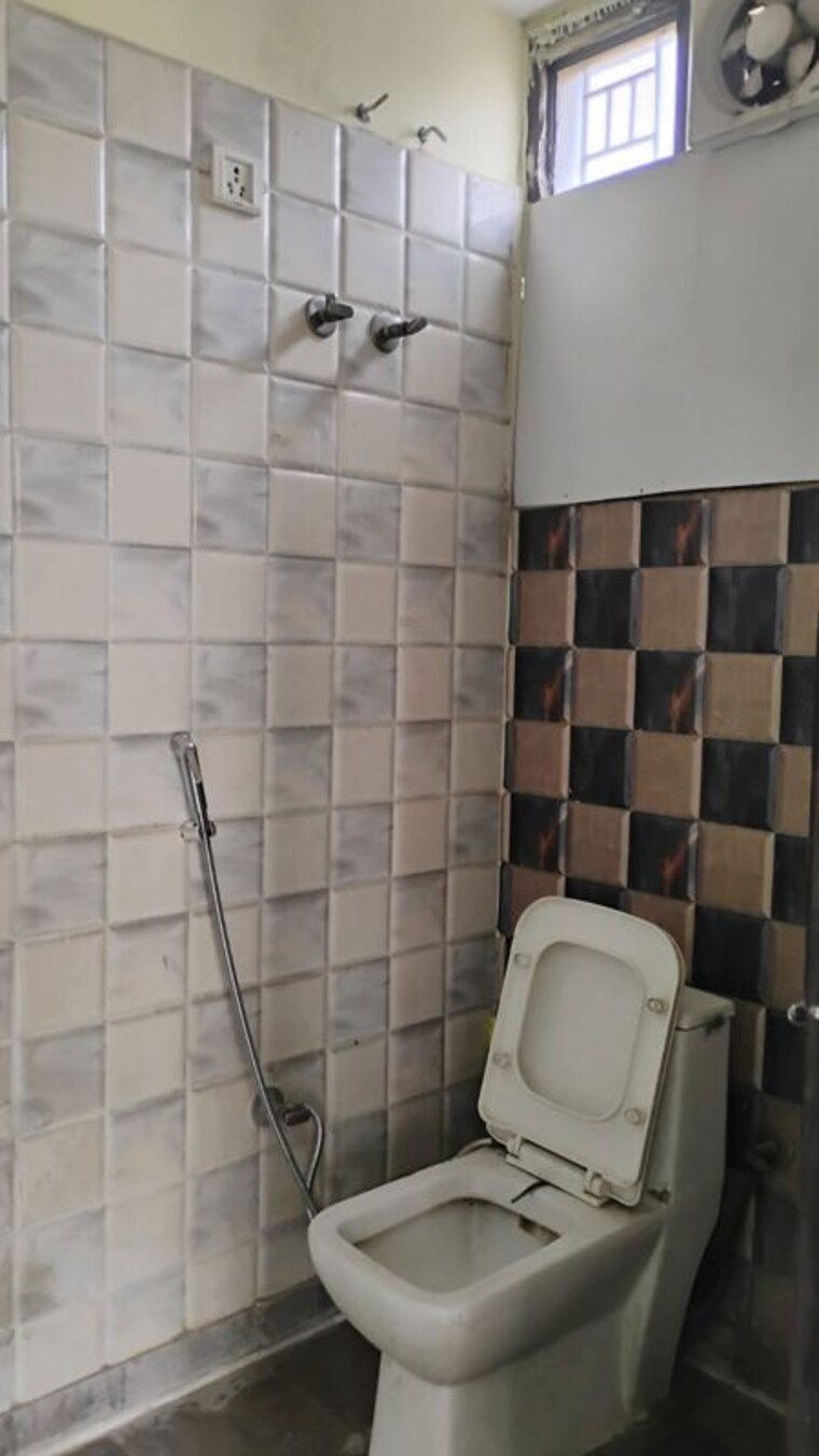 Bathroom, arsh-green-heights 2 Bedroom 900 Sq.Ft. Builder Floor In Gaur City 1 Greater Noida 10350370
